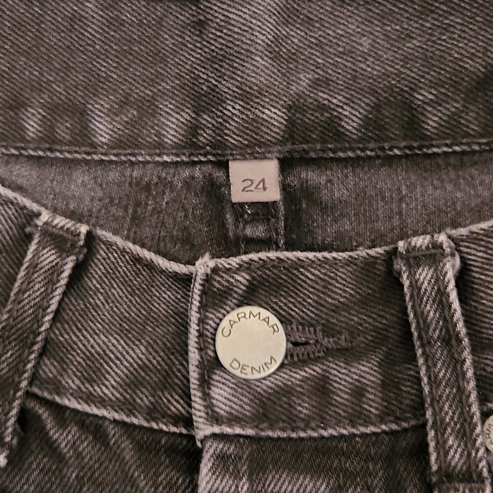 Black high waisted Carmar distressed mom Jeans size 24 - Picture 2 of 11